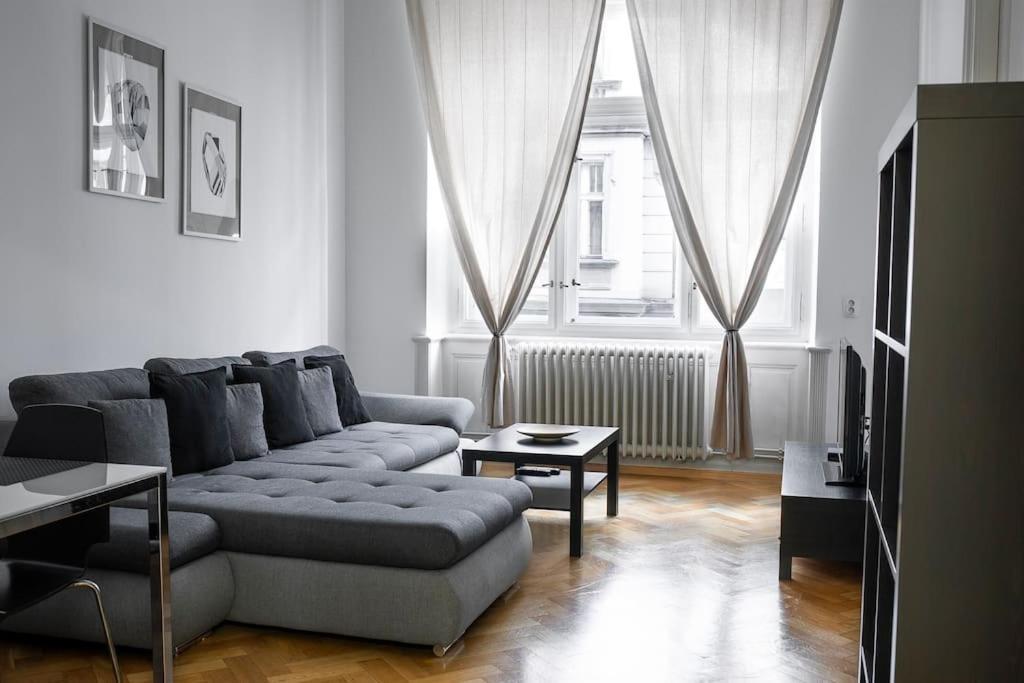 Prince Matyas Apartment Prag Exterior foto