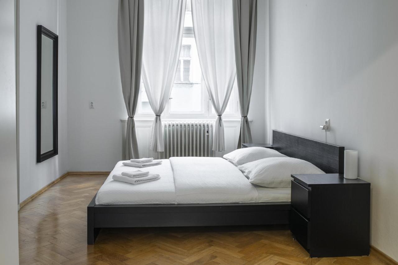 Prince Matyas Apartment Prag Exterior foto